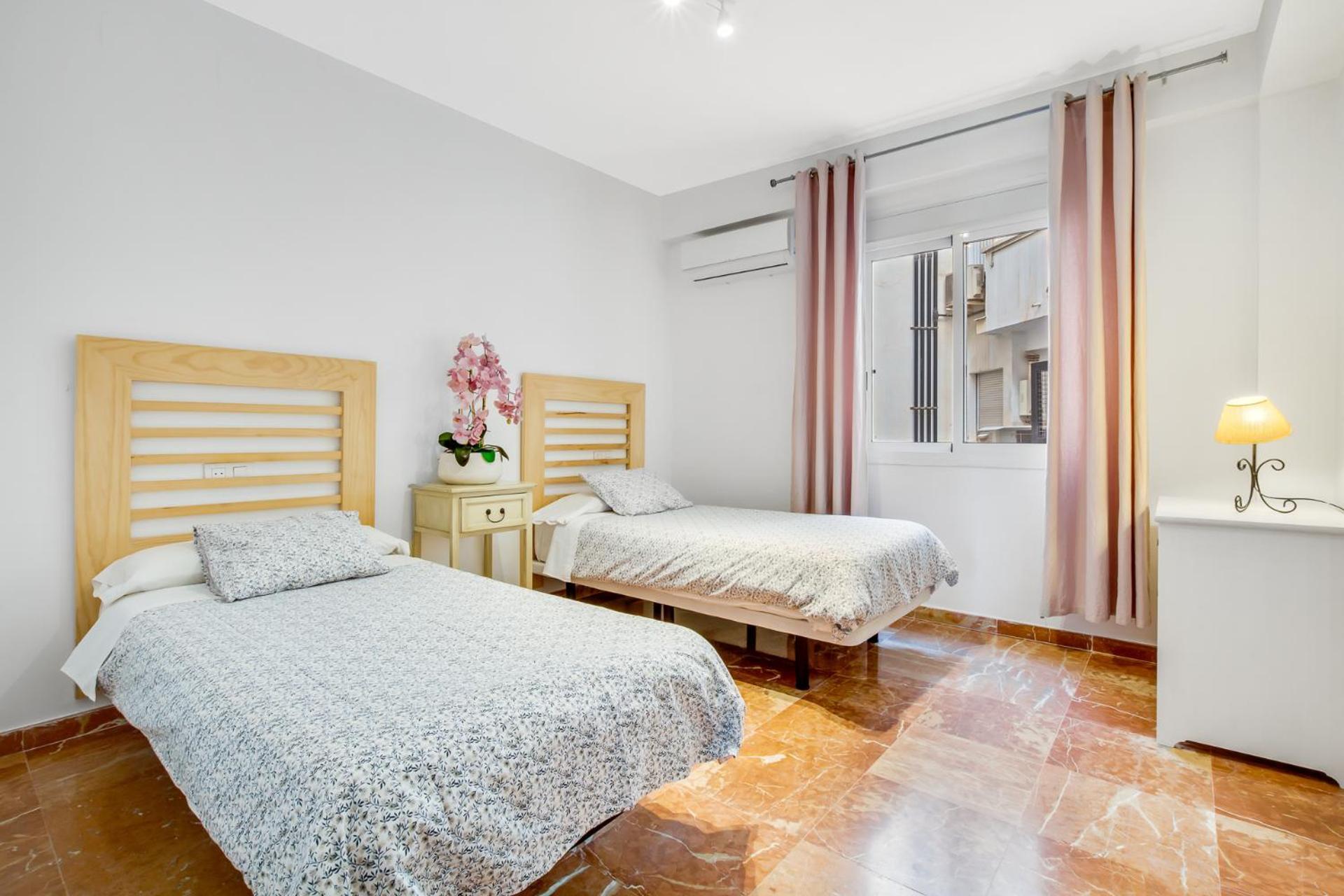 Apt Alameda De Colon Solo Familias มาลากา ภายนอก รูปภาพ